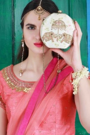 embroidered woman handbag