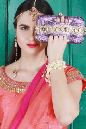 woman clutches india