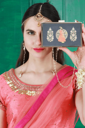 woman clutches india