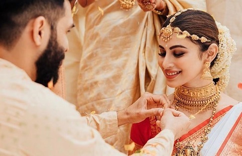 mouni roy ki shaadi